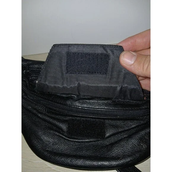 Wilsons Genuine Leather Fanny Pack Black With American Flag Closure Vintage - Picture 11 of 16